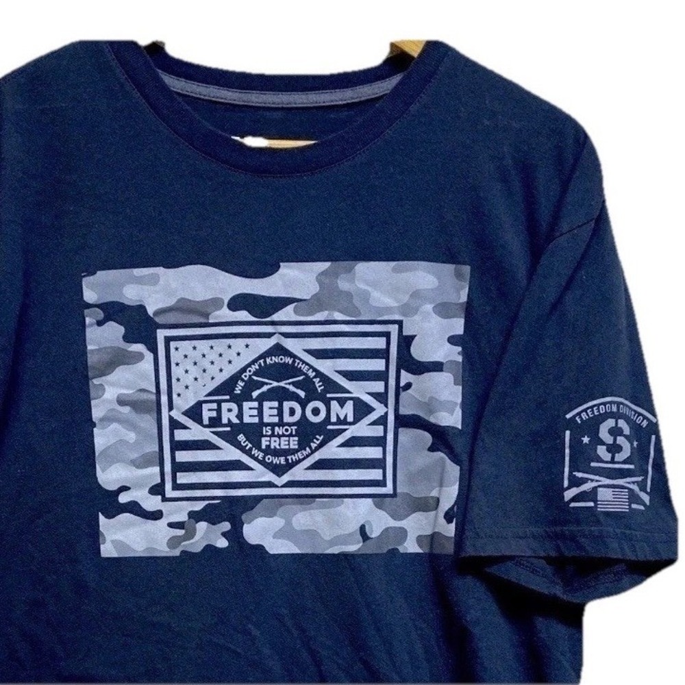 Strong T-Shirt Mens Large Navy Freedom Is Not Free Camo‎ Graphic Tee
